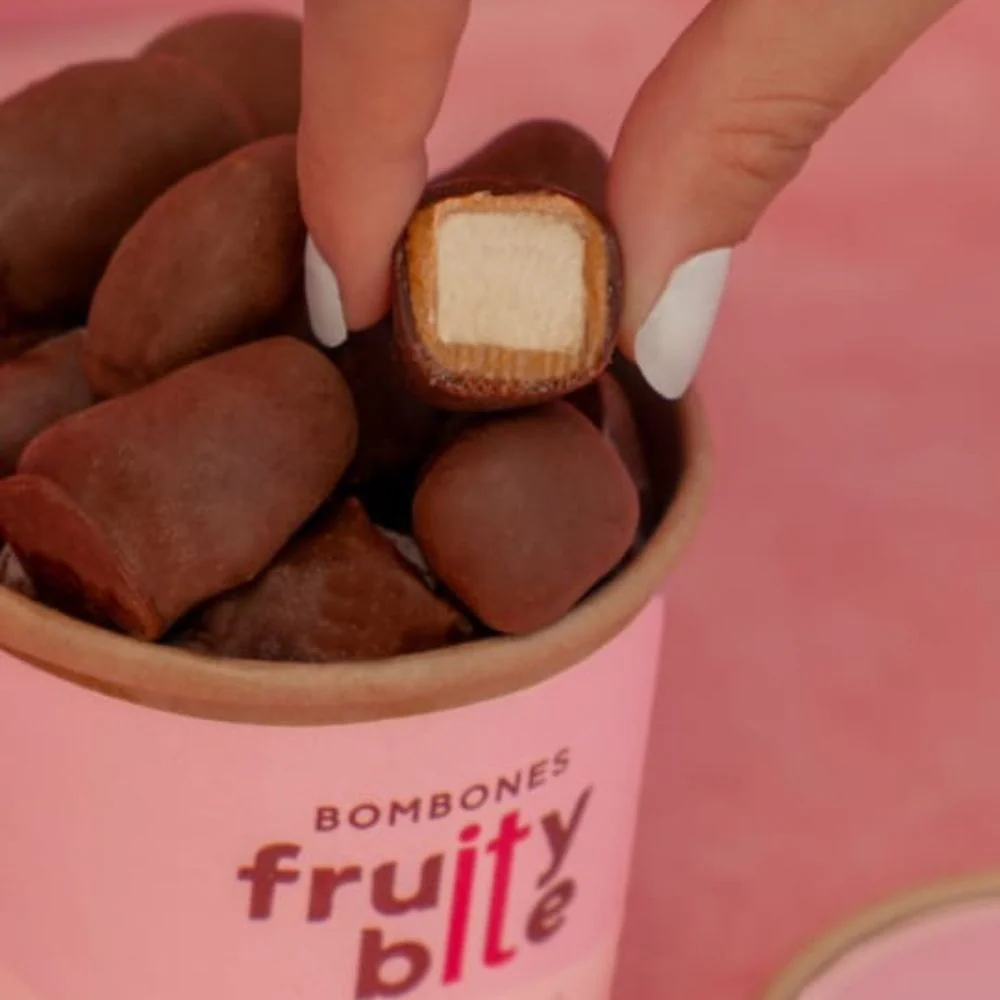 Fruity Bites Bites de Cambur Bañados con Doble Cobertura de Mantequilla de Mani y Chocolate Oscuro al 60% 170gr - Image 2