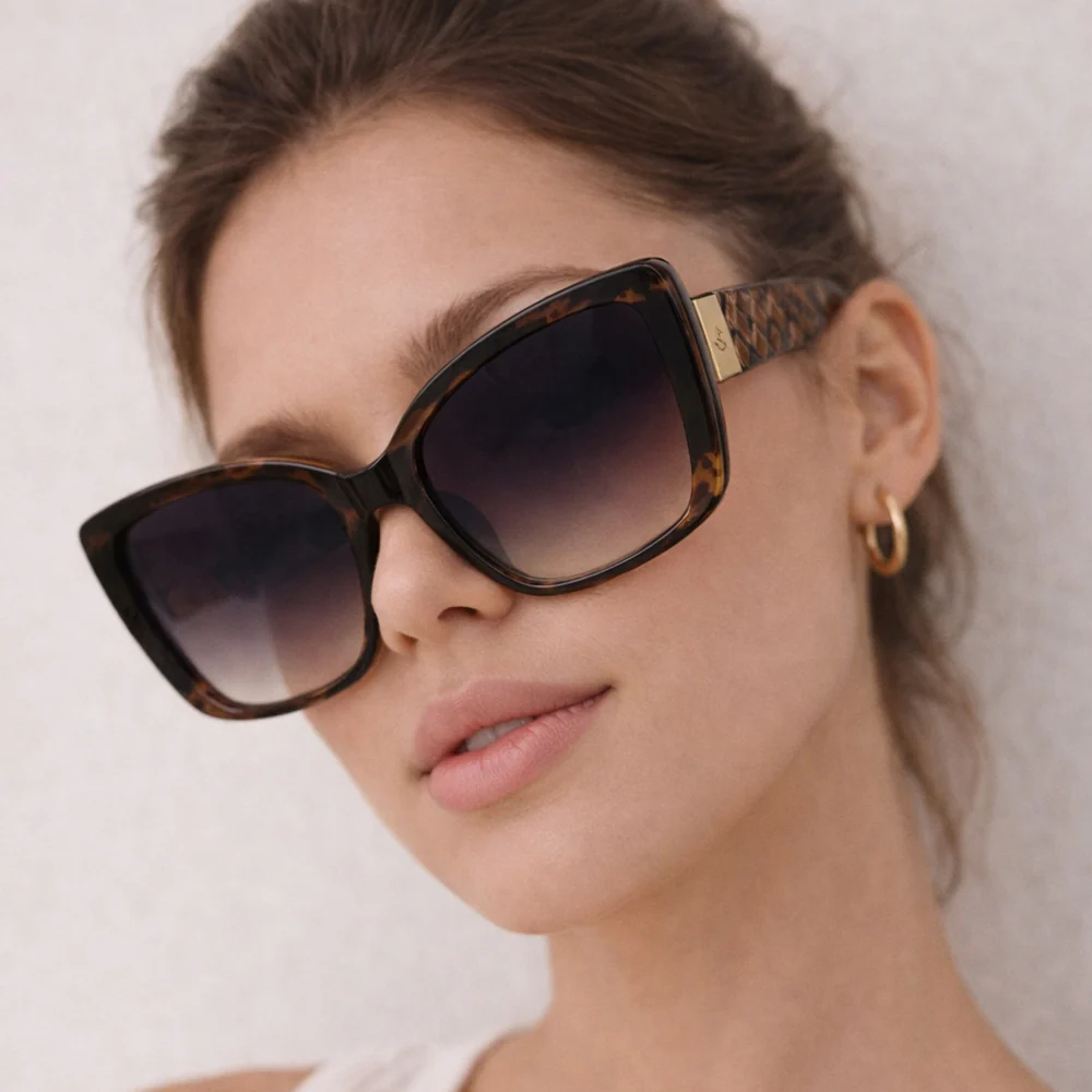 Jessica Simpsons Lentes De Sol Para Damas 100% UV Absorptive - Image 2