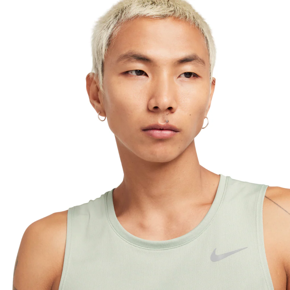 Nike Franela Sin Mangas para Caballero Miler Tank - Image 3