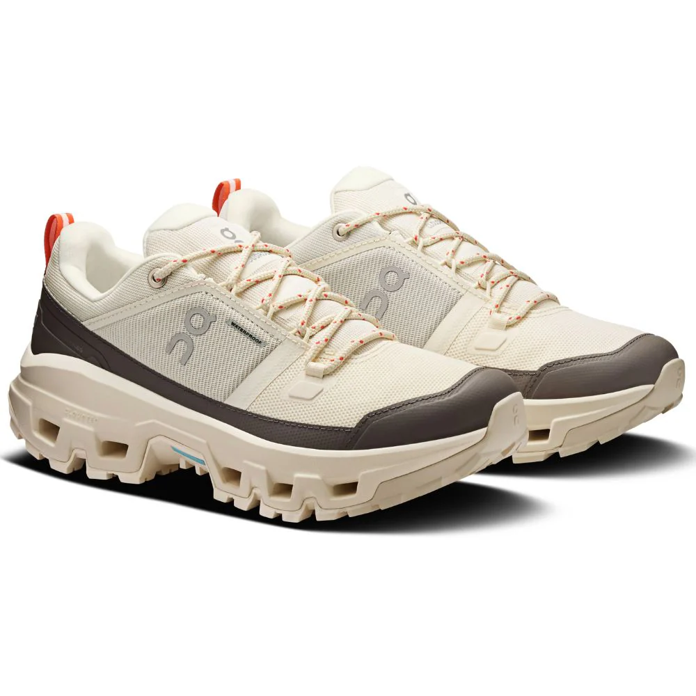 On Zapatos Trail Para Damas Cloudrock Low Waterproof Ivory Ivory - Image 3