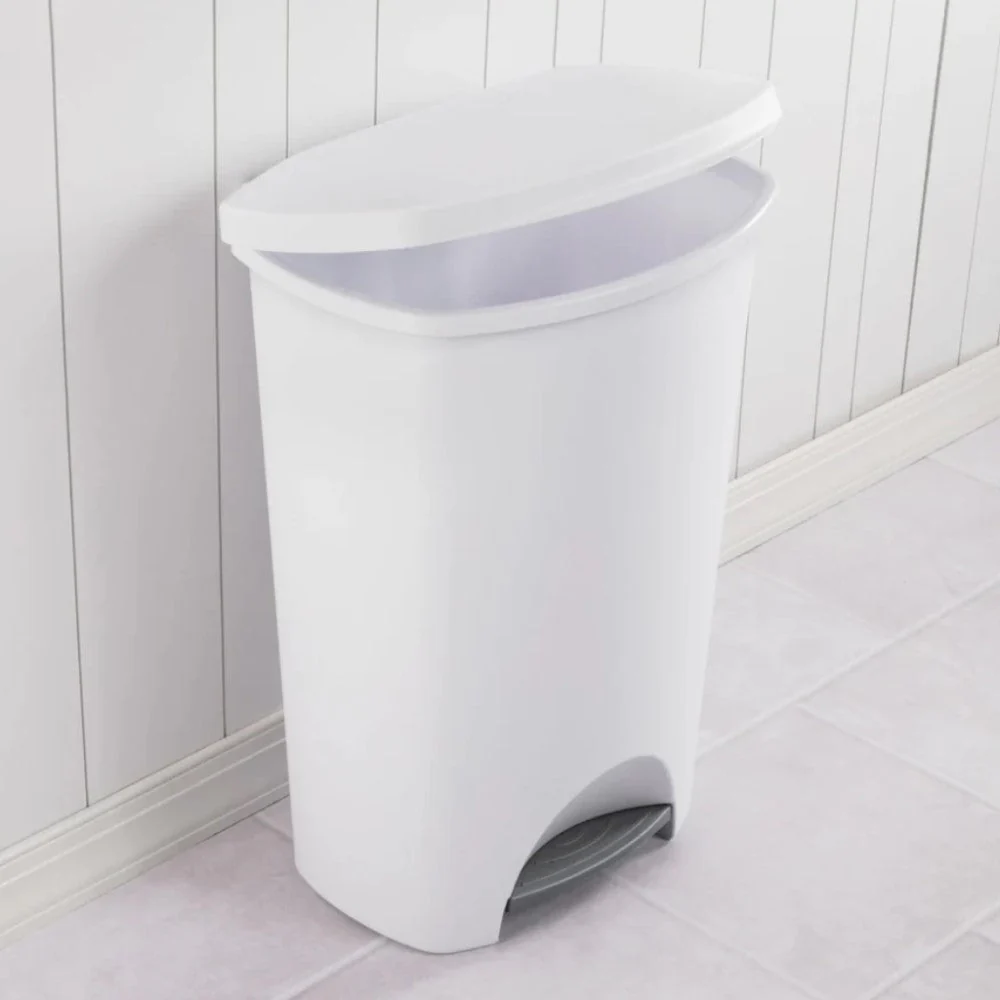 Papelera Sterilite Step-On Waste Basket 42L y Bolsa de 13 Galones
