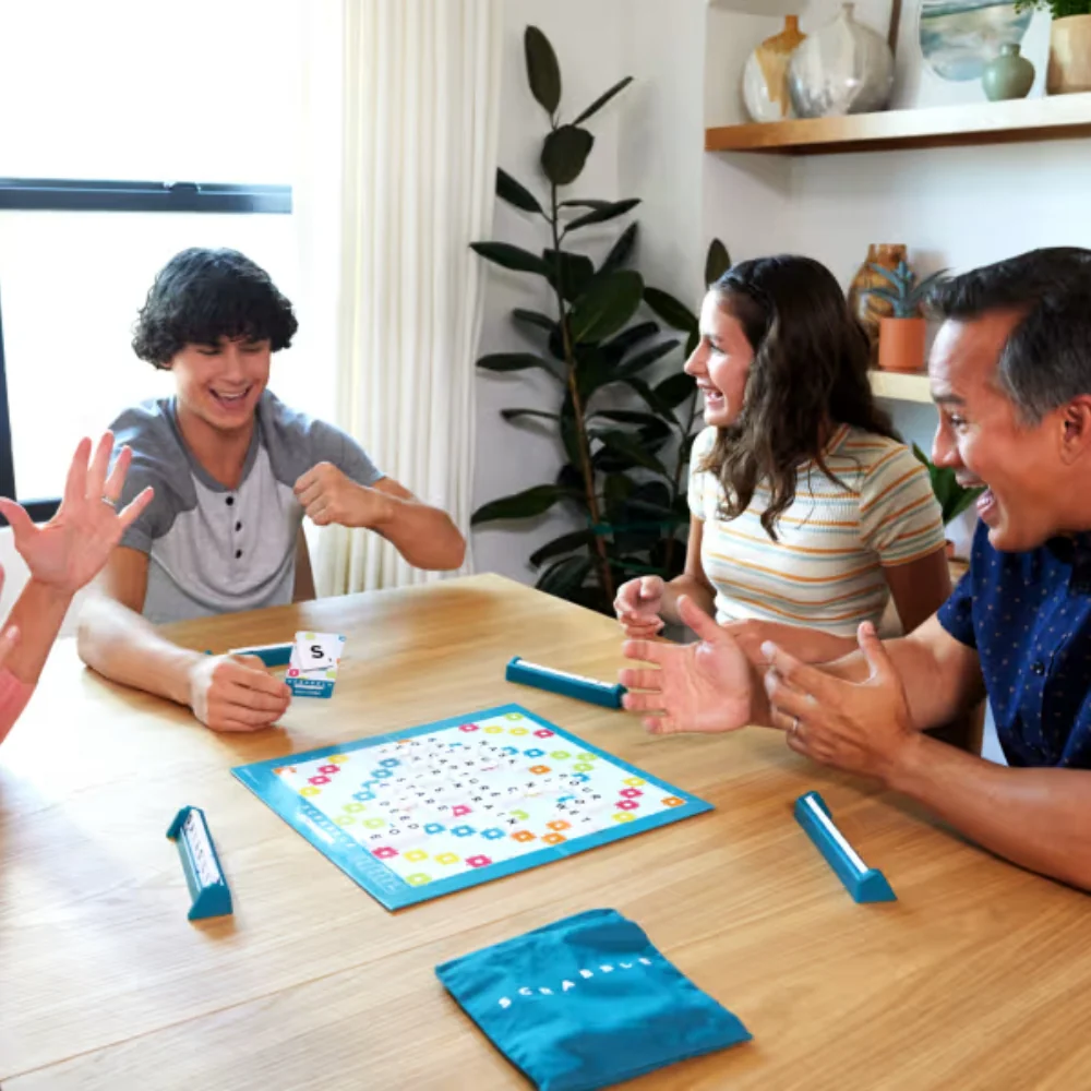 Scrabble Descubre la Diversión más allá de las Palabras 8+ - Image 3