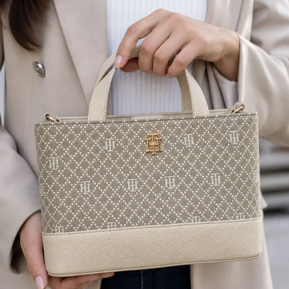Tommy Hilfiger Cartera Satchel Beige & White