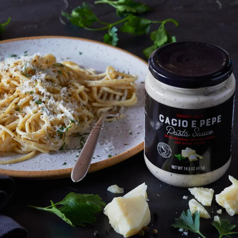 Trader Joe´s Cacio E Pepe Pasta Sauce 411g - Image 2